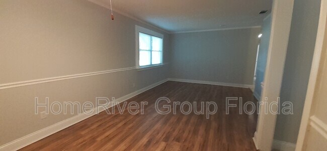 Foto del edificio - 605 Spring Creek Dr