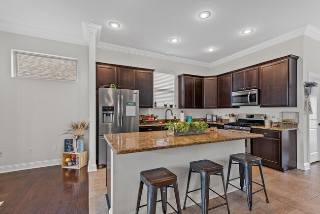 Foto del edificio - 633 Alder Ln