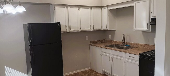 Building Photo - 50 N Casa Grande Ave