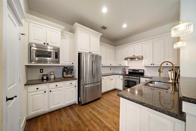 Foto del edificio - 1118 W 18th St