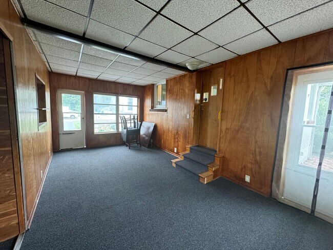 Building Photo - Single Family Home - Available - Will not ...