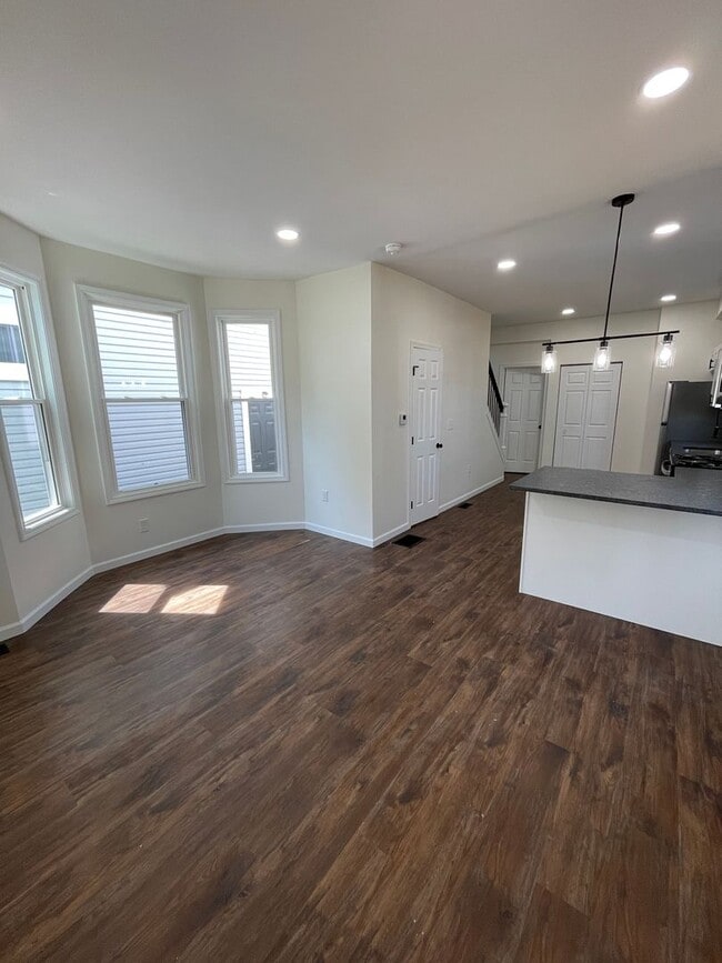 Building Photo - Fully Renovated 3BR/2.5BA Home in Merion Village