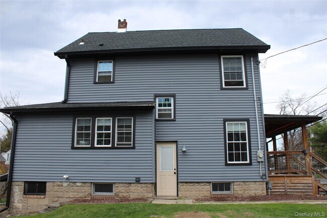 Building Photo - 295 Lucas Ave