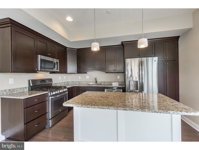 Building Photo - 311 Waltons Way