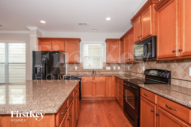 Foto del edificio - 19017 Park Terrace Ln