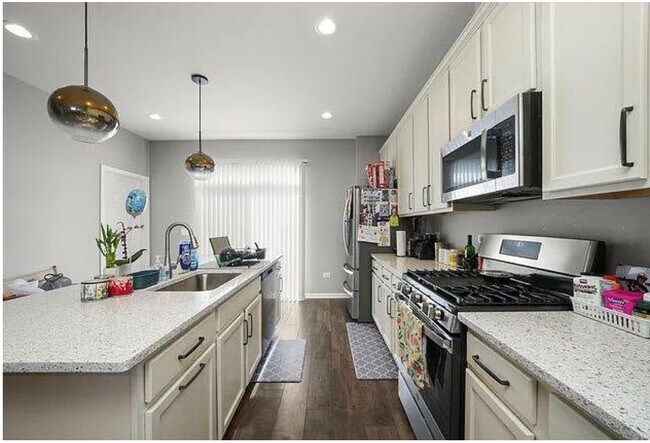 Building Photo - 810 Finley Dr