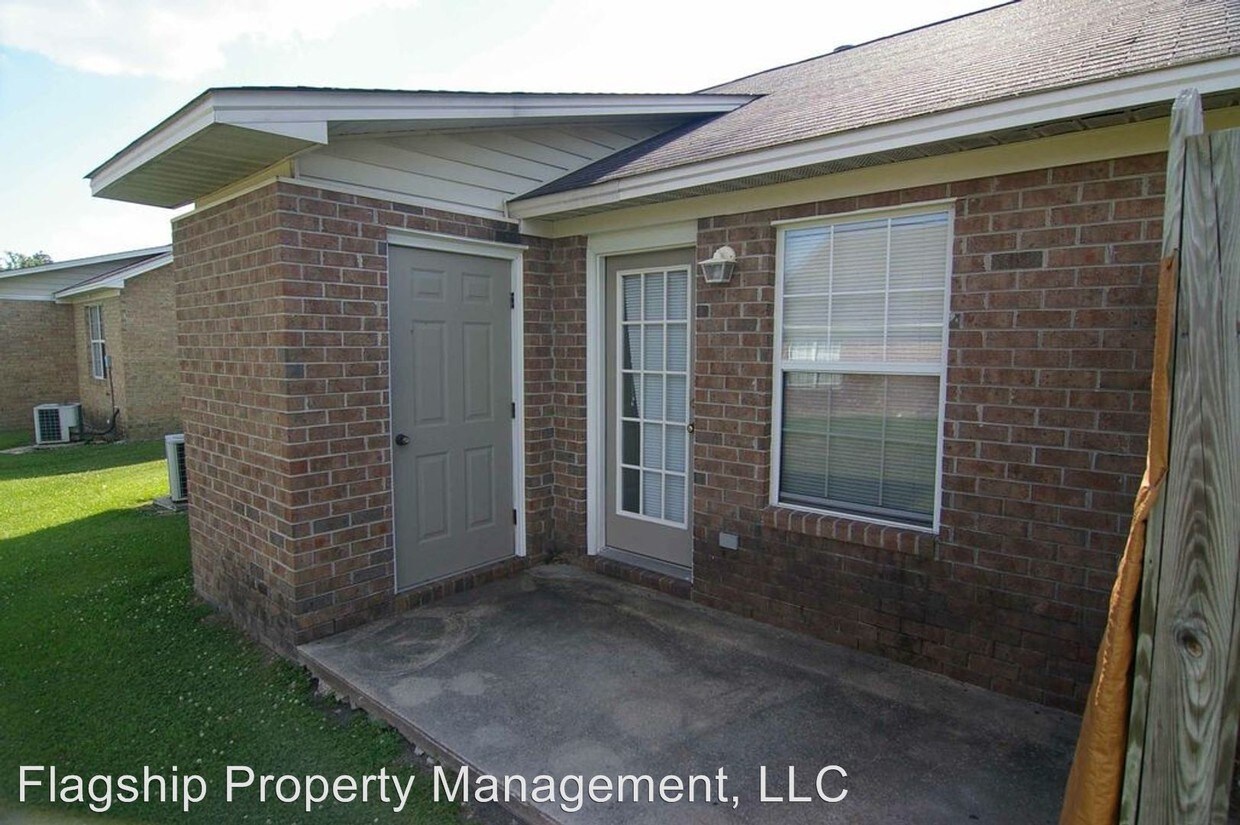 Building Photo - 3211 Moseley Dr