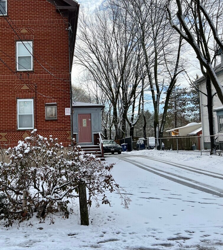 Private Entrance - 17 Readville St