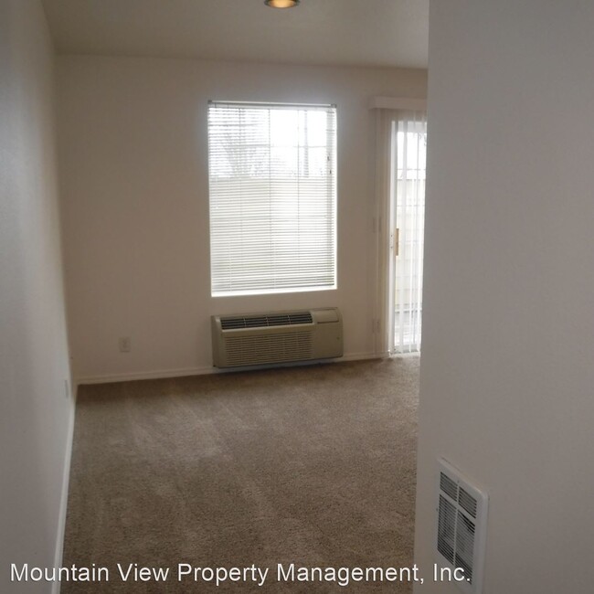 Foto del edificio - 2121 SW Umatilla Ave
