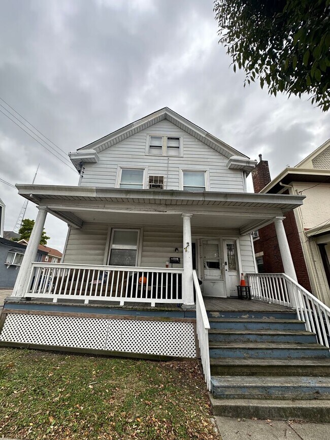 Building Photo - 349 W McMillan St