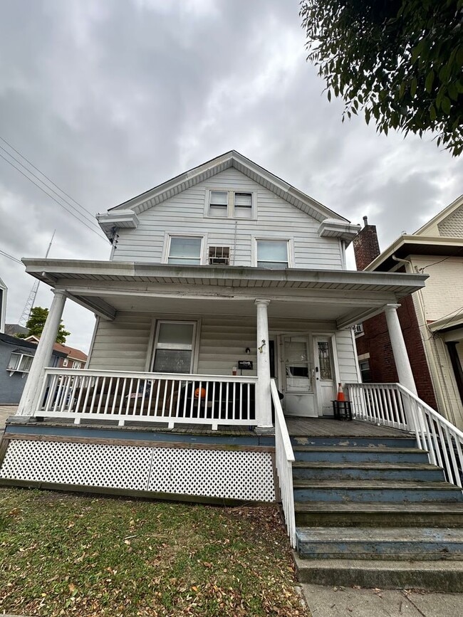 Photo - 5-6 Bedroom House in Clifton