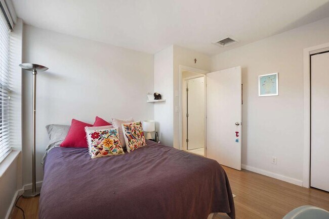 Building Photo - 2 bedroom in Boston MA 02118