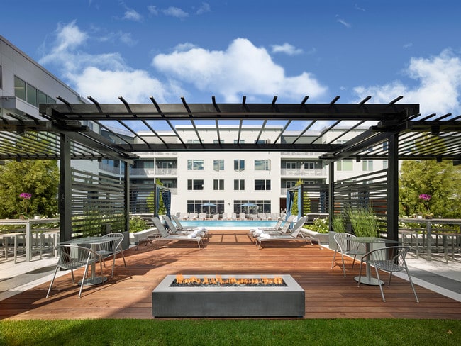 Building Photo - AVE Florham Park