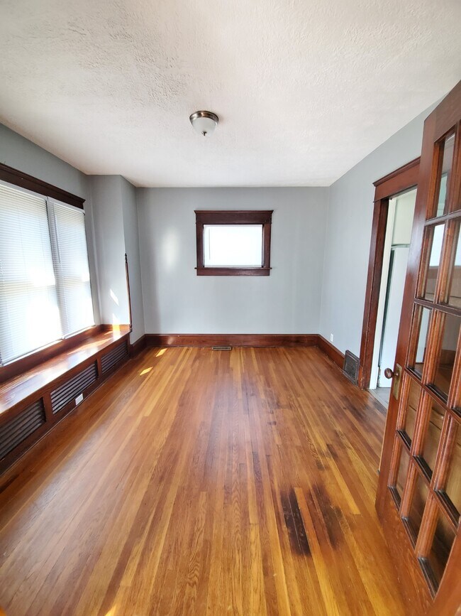 Foto del edificio - 909 Shadyside Ave SW