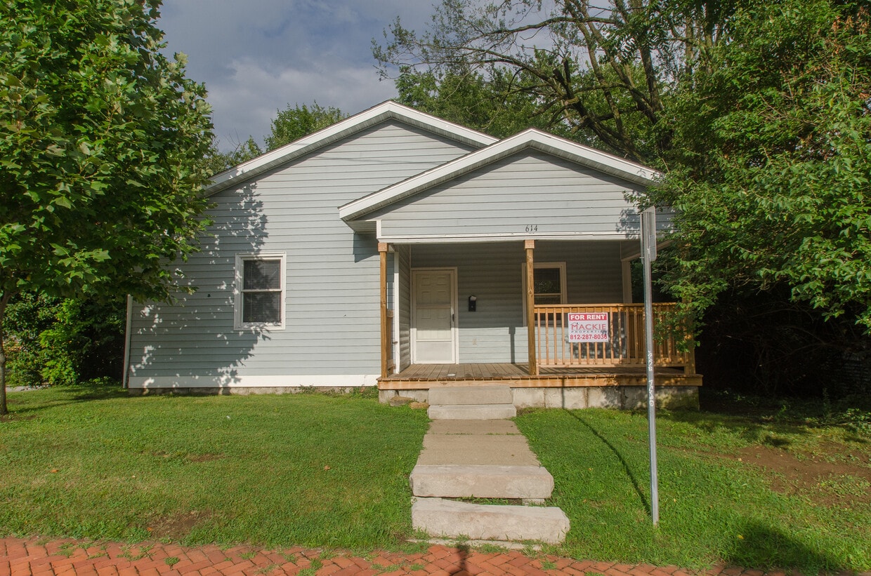 Primary Photo - 4 bedroom, 1 bath home: Available July 2026!