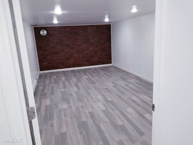 Foto del edificio - 2 br, 1 bath Apartment - 529 colfax road