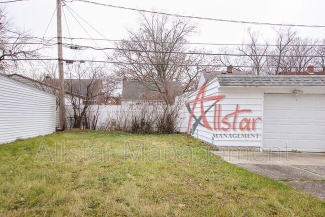 Building Photo - 4032 Hinsdale Rd