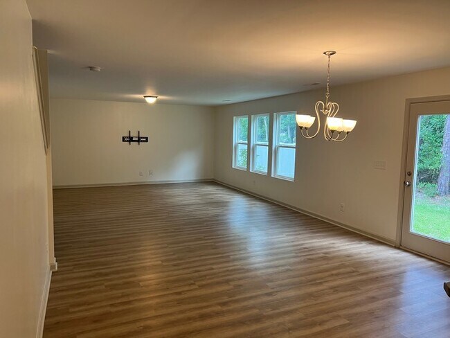Foto del edificio - Impeccable 4 Bedroom Home in Little River, SC