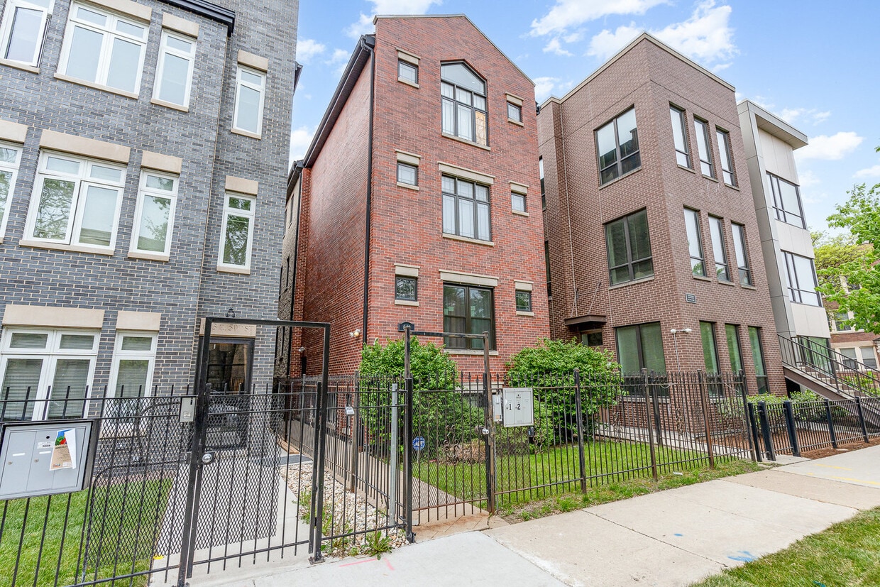 Primary Photo - 641 E 50th St