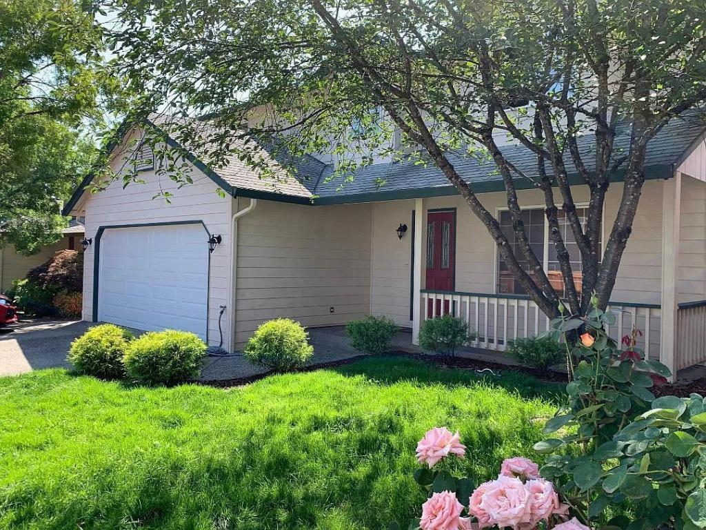 Primary Photo - 4003 NE 83rd Way