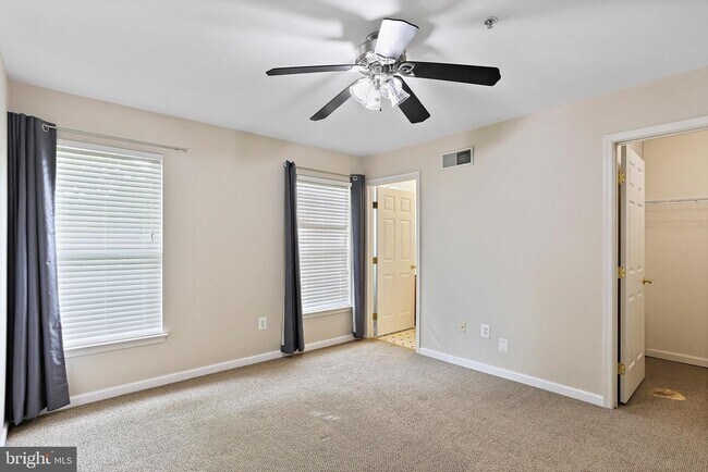 Foto del edificio - 570 Eisenhower Dr