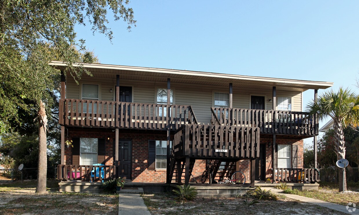 Foto del edificio - 3232 Redwood Ln