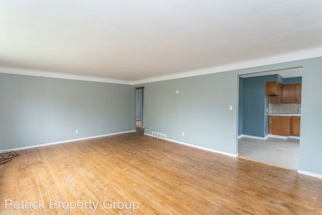 Building Photo - 3 br, 1 bath Apartment - 8285 Reed Ave