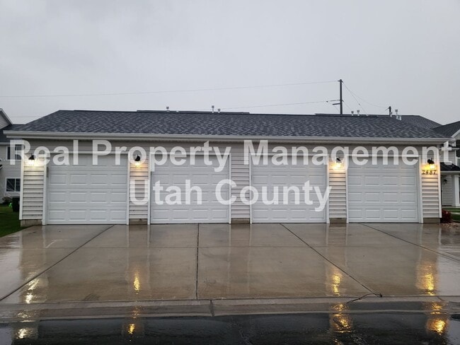 Building Photo - Pet Friendly Springville Condo