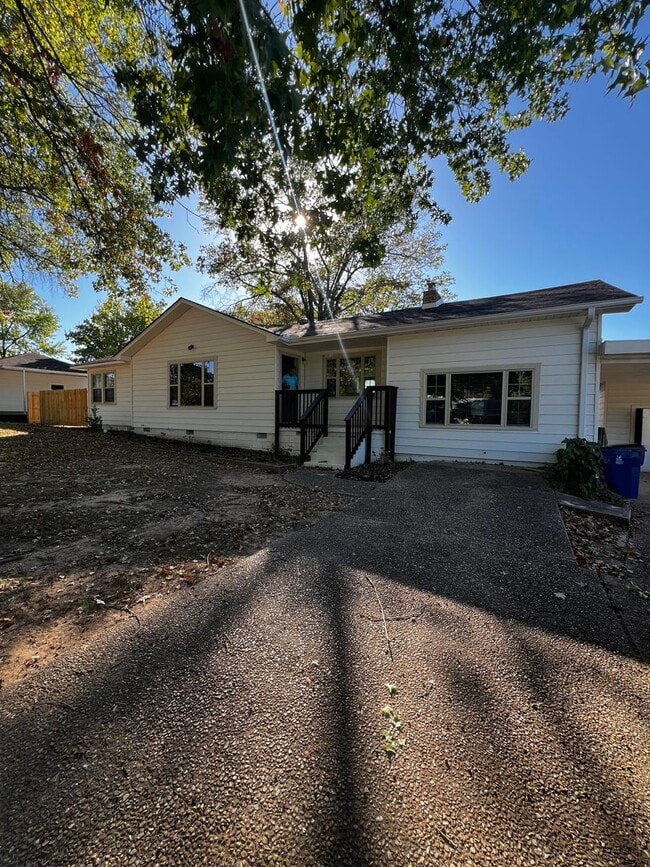 Building Photo - 1011 N 49th St