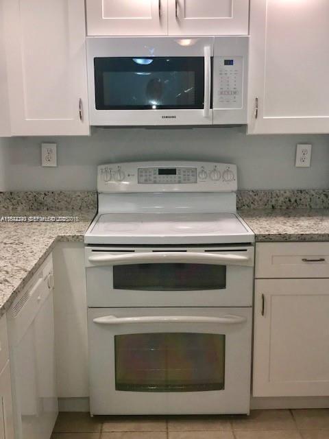 Foto del edificio - 6800 Cypress Rd