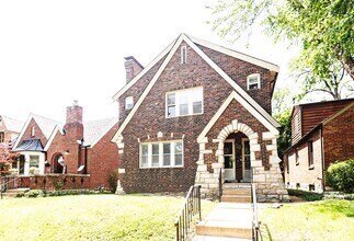 Building Photo - 5018 Miami St