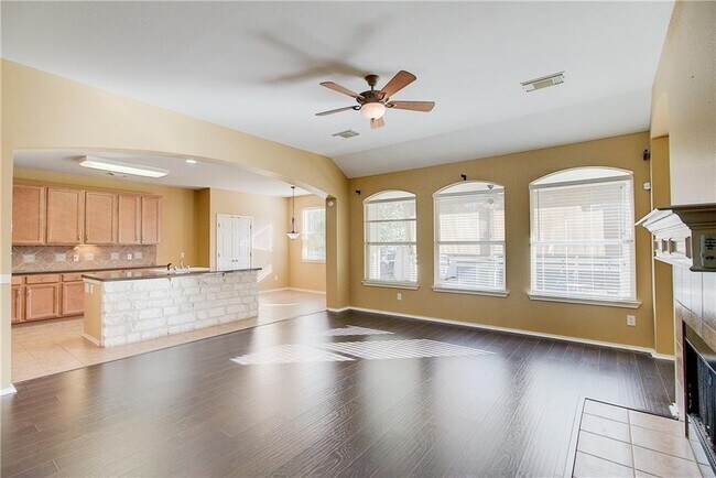 Building Photo - 718 Stansted Manor Dr