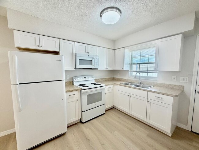 Building Photo - 5828 Gulf Dr