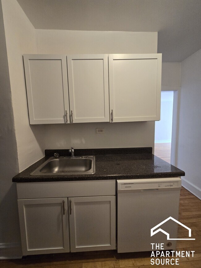 Foto del edificio - 2956 W Belle Plaine Ave