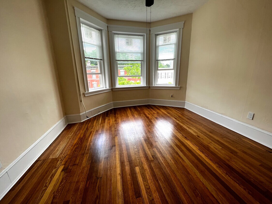 Foto principal - 884 Huntington Ave