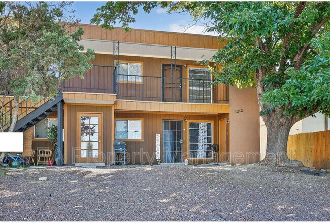 Foto del edificio - 1212 Chelwood Park Blvd NE