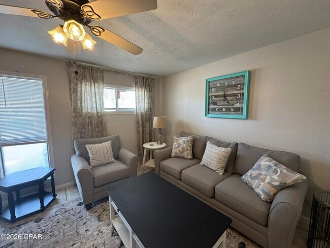 Foto del edificio - 6903 N Lagoon Dr