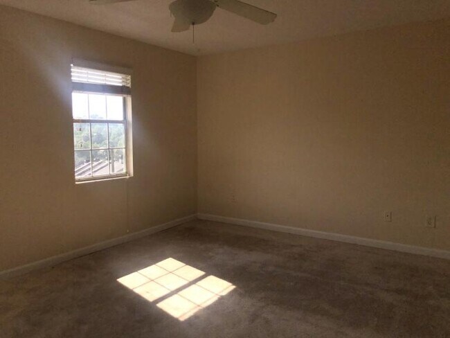 Foto del edificio - 137 Tamara Ct