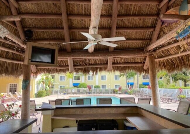 Foto del edificio - 8264 Key Royal Cir