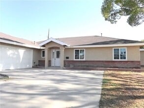 Building Photo - 2674 W Sereno Pl