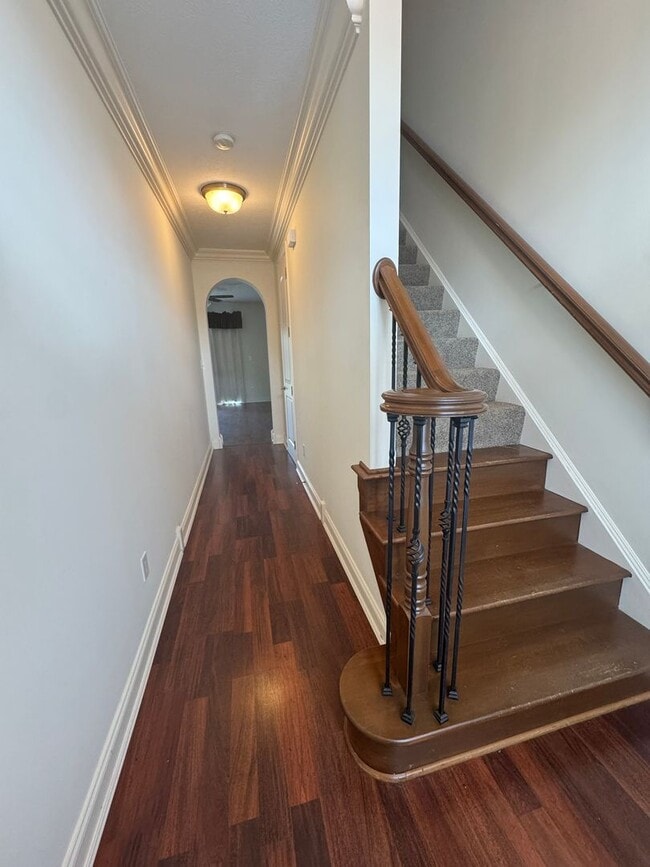 Building Photo - 581 Beehler Dr