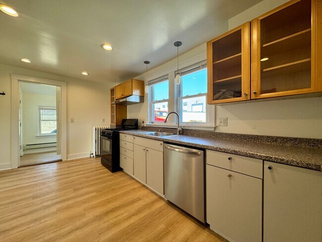 Foto del edificio - Spacious Portland 3BD/1.5BA House Availabl...