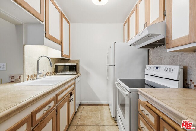 Foto del edificio - 7777 W 91st St