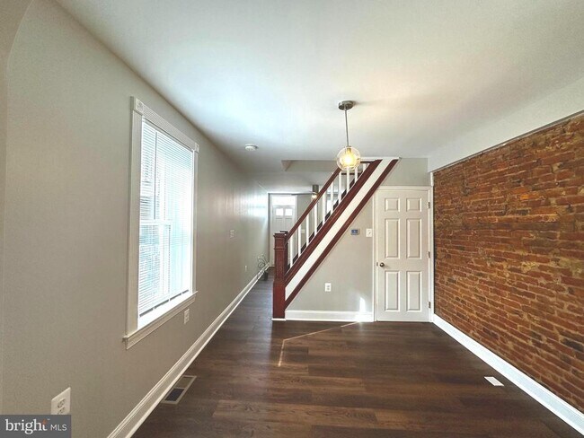 Foto del edificio - 1629 Patapsco St