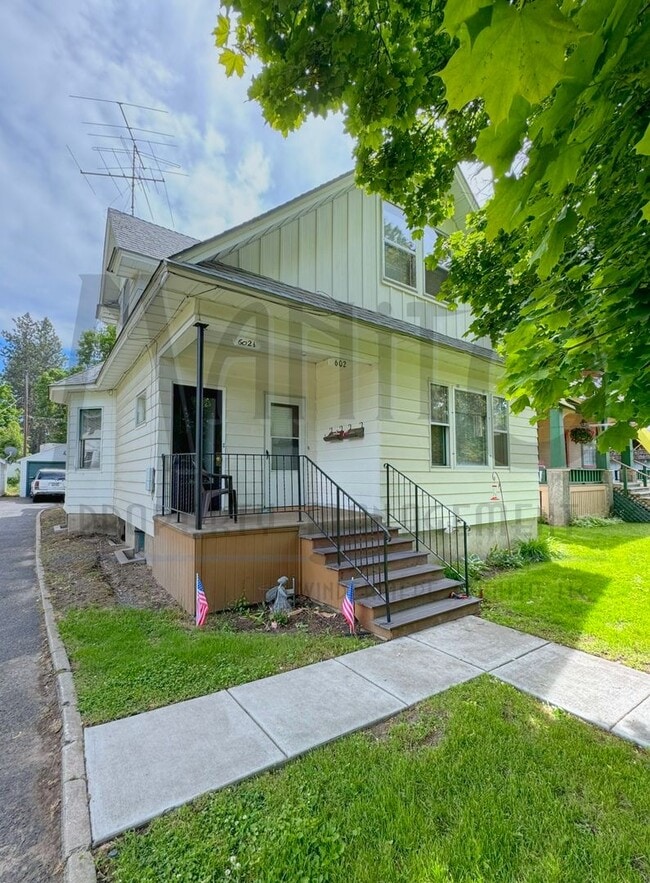 Building Photo - 602 E 23rd Ave