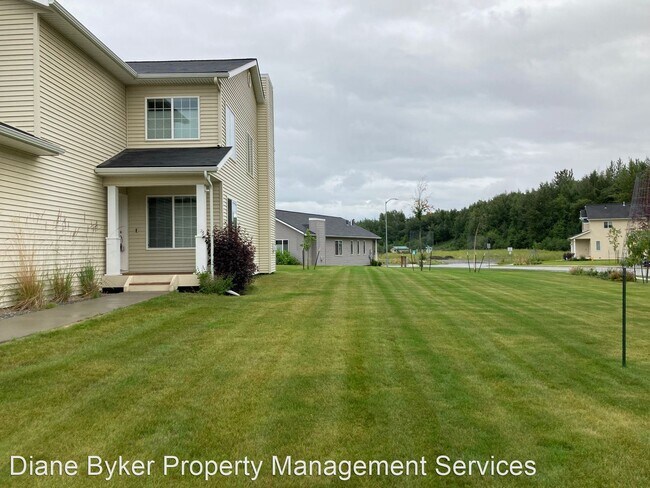 Building Photo - 3 br, 2.5 bath House - 8936 Dry Creek Loop