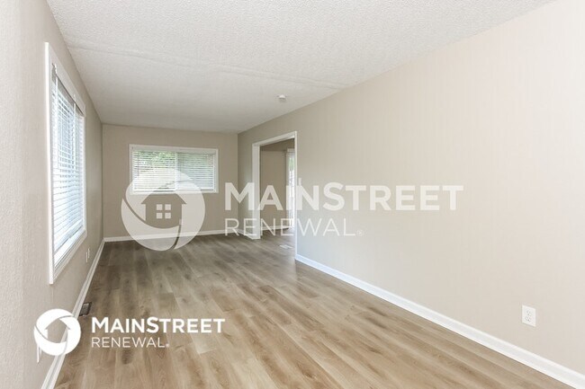 Foto del edificio - 2724 Hutton Rd