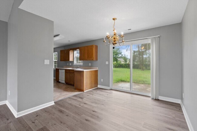 Foto del edificio - Adorable Home in Horse Creek Farms!