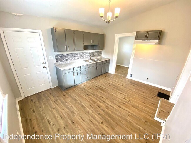 Building Photo - 3 br, 2 bath House - 906 Vine St.