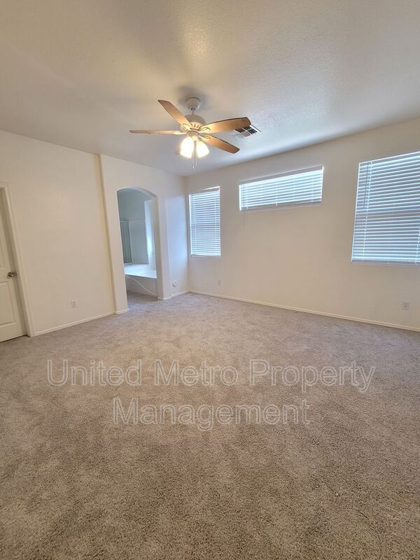Building Photo - 817 S 120th Ave